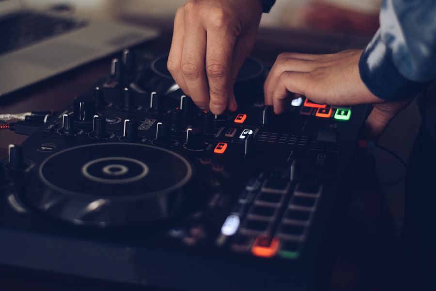 DJ performance